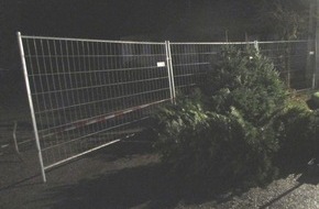 Polizei Hagen: POL-HA: Weihnachtsbäume für 2.500 Euro gestohlen