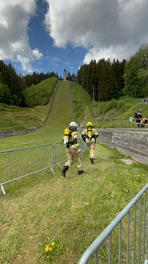FW Konstanz: Vier erste Pl&auml;tze beim 3. Schonacher Schanzenlauf f&uuml;r die Konstanzer Feuerwehr