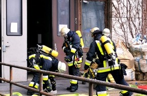 Feuerwehr Essen: FW-E: Brand in einer Werkstatt der Universität Duisburg-Essen, Brandmeldeanlage verhindert schlimmeres - Keine Verletzten