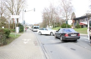 Polizei Rheinisch-Bergischer Kreis: POL-RBK: Rösrath - Linksabbieger übersieht Gegenverkehr