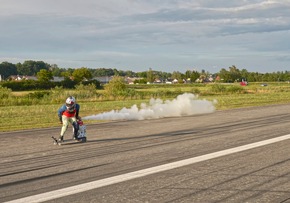 Rasende Feuerlöscher holen Geschwindigkeits-Weltrekorde