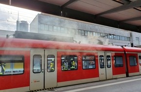 Feuerwehr Essen: FW-E: Feuer in S-Bahn nach Oberleitungsschaden