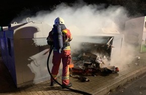 Feuerwehr Velbert: FW-Velbert: Sechs Brandstiftungen in 70 Minuten