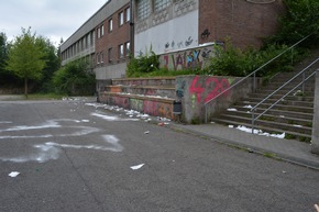 POL-RBK: Rösrath - Vandalen im Schulgebäude