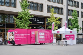 PINK CUBE heute in Zürich: Brustkrebsvorsorge auf dem Europaplatz