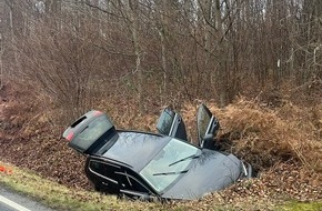 Polizeiinspektion Hildesheim: POL-HI: Verkehrsunfall fordert zwei Verletzte