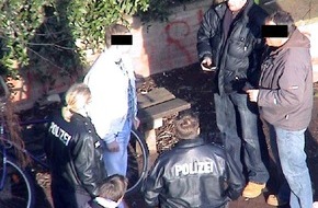 Polizeiinspektion Nienburg / Schaumburg: POL-NI: Polizei geht Hinweisen intensiv nach - Drogenkonsumenten dingfest gemacht -Bild im Download-