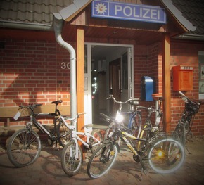 POL-LG: ++ Polizei stellt mehrere gestohlene Fahrräder sicher ++ gewerbsmäßiger Fahrraddiebstahl ++ jugendliche/heranwachsende Tätergruppe im Visier ++ &quot;Wer erkennt sein Fahrrad wieder?&quot; ++