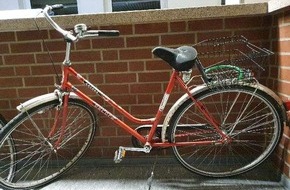 Polizeidirektion Hannover: POL-H: Fahrraddiebe nach Flucht festgenommen - Polizei sucht Eigentümer der Räder