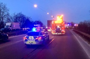 Feuerwehr und Rettungsdienst Bonn: FW-BN: Verkehrsunfall auf der BAB 565 im Bereich Nordbrücke, eine verletzte Person