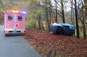 Kreispolizeibehörde Oberbergischer Kreis: POL-GM: 121119-1001:  Zwei Verletzte bei Überschlag mit Auto