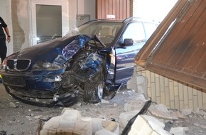 Polizeiinspektion Nienburg / Schaumburg: POL-NI: Unfall mit schwer verletzter Person- Hauptstraße Bad Nenndorf