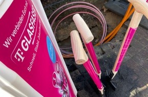 Deutsche Telekom AG: Telekom: 8,2 Millionen Haushalte können einen Glasfaser-Tarif buchen