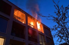 Feuerwehr Essen: FW-E: Ausgedehnter Wohnungsbrand in Senioreneinrichtung in Essen-Kettwig - mehrere Wohnungen vor&uuml;bergehend unbewohnbar