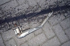 Polizeiinspektion Rotenburg: POL-ROW: ++ Schwerer Unfall beim Einsammeln von Weihnachtsbäumen ++ Mann mit Schreckschusswaffe schwer verletzt ++ Drei Verletzte: Hoher Sachschaden bei Unfall mit Rettungswagen ++