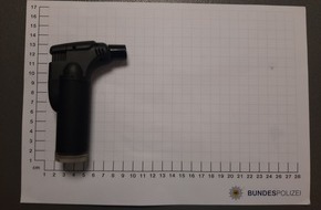 Bundespolizeidirektion Sankt Augustin: BPOL NRW: Androhung einer Waffe im Hauptbahnhof - Bundespolizei nimmt Tatverdächtigen vorläufig fest.