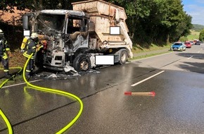 Polizeidirektion Trier: POL-PDTR: Brennender LKW auf B407 bei Trassem. Straße zeitweise voll gesperrt.