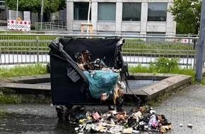 Bundespolizeidirektion Sankt Augustin: BPOL NRW: Unbekannte setzt Müllcontainer in Brand - Bundespolizei ermittelt
