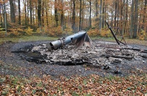 Polizeidirektion Wittlich: POL-PDWIL: Brand einer Grillhütte