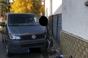 Polizeidirektion Kaiserslautern: POL-PDKL: Alkoholisiert gegen Hauswand gefahren