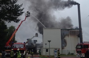 Freiwillige Feuerwehr Lage: FW Lage: TLF 4000 zur Unterstützung beim Großbrand in Augustdorf