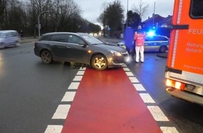 Polizei Münster: POL-MS: 19-jährige Fahrradfahrerin von abbiegendem Auto verletzt