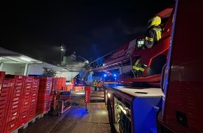 Feuerwehr Neuss: FW-NE: Brand in einer Fleischerei an der Büdericher Straße | Keine Verletzten