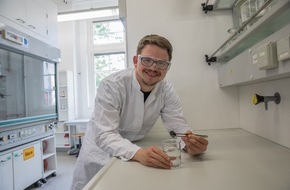 Leibniz Universität Hannover: Pressemitteilung Nr. 054/2025 der Leibniz Universität Hannover   Forschungsteam der Leibniz Universität Hannover setzt Hydrogel gegen Mikroplastik ein