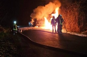 Polizeiinspektion Cuxhaven: POL-CUX: PKW Brand in Bad Bederkesa (Foto im Anhang)