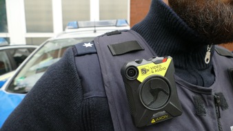 Polizei Essen: POL-E: Essen: Polizistinnen und Polizisten im Essener Norden tragen jetzt Bodycams