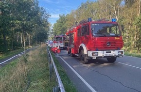 Freiwillige Feuerwehr Celle: FW Celle: Schwerer Verkehrsunfall auf der B 191 - Kleintransporter kollidiert mit LKW