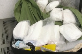 Bundespolizeidirektion Sankt Augustin: BPOL NRW: Bundespolizei stellt 10 Kilogramm Amphetamin im Regionalexpress 13 sicher