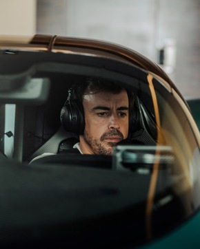 VOITURE F1® POUR LA ROUTE LIVRÉE AU PILOTE F1®, FERNANDO ALONSO