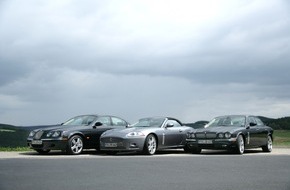Jaguar Land Rover Deutschland GmbH - Presse Jaguar: Stilvolle Racing-Party mit Jade Jagger, Franziska Knuppe und Jürgen Vogel: Viel Prominenz bei der Deutschland-Premiere des neuen Jaguar XKR auf dem Nürburgring
