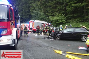 FW-PL: OT-Lettmecke. Verkehrsunfall mit 3 Verletzten. Rettungshubschrauber im Einsatz.