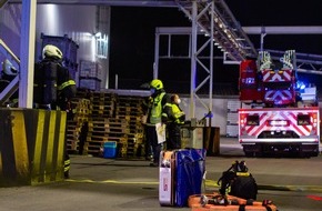 Feuerwehr Iserlohn: FW-MK: Austritt einer Elektrolytlösung in einem Labor sorgt für Feuerwehr Einsatz