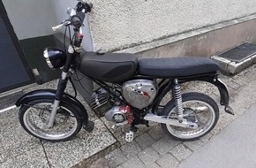 Polizei Hagen: POL-HA: 17-J&auml;hriger schiebt zu lautes Mokick an zivilem Polizeifahrzeug vorbei