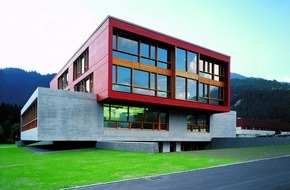 TRUMPF GmbH + Co. KG: Einweihungsfeier INNOZET - Innovationszentrum TRUMPF / INNOZET: innovative Starthilfe für Jungunternehmer / Innovationszentrum TRUMPF in Grüsch feierlich eröffnet