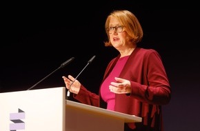 Bundesstiftung Gleichstellung: Paus: Bundesstiftung Gleichstellung unterstützt ab 2025 beim Gleichstellungs-Check von Gesetzen / 2. Gleichstellungstag der Bundesstiftung Gleichstellung eröffnet