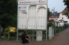 Polizeiinspektion Hameln-Pyrmont/Holzminden: POL-HOL: Vandalismus in Delligsen: Firmentafel im Gewerbegebiet mutwillig zerstört - Polizei sucht Zeugen dieser Sachbeschädigung -