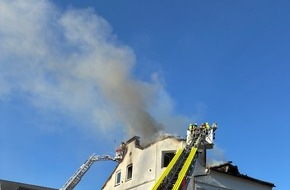 Kreisfeuerwehrverband Pinneberg: FW-PI: Abschlussmeldung: Uetersen: Gro&szlig;feuer besch&auml;ftigt 70 Einsatzkr&auml;fte aus 4 Feuerwehren. Feuer nach 4 Stunden gel&ouml;scht