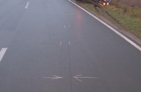 Polizeiinspektion Hameln-Pyrmont/Holzminden: POL-HOL: Landesstraße 588 Halle - Bremke: Vogel vor Windschutzscheibe verursacht Kettenreaktion - Kranwagen im Graben gelandet / Hoher Sachschaden -
