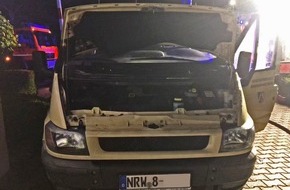 Polizei Mettmann: POL-ME: Polizeiliche Ermittlungen nach unklarem Fahrzeugbrand - Hilden - 1808031
