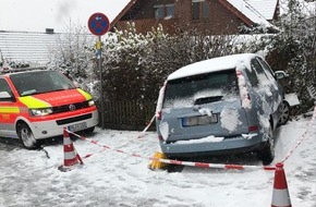 Polizei Paderborn: POL-PB: Chaotische Straßenverhältnisse im Südkreis - Rund 50 Glätteunfälle am Montag