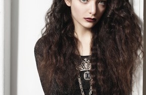 Universal International Division: Grammy-Gewinnerin LORDE mit neuer Single "TEAM" live bei "Schlag den Raab" am 15. Februar (FOTO)