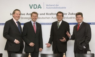 VDA - Verband der Automobilindustrie e.V.: VDA stellt Zukunftskonzept für alternative Kraftstoffe und Antriebe vor
