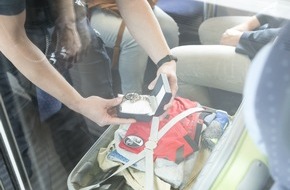 Hauptzollamt Karlsruhe: HZA-KA: Urlaub vorbei, Koffer voll? / Was Reisende bei Souvenirs, Eink&auml;ufen und Mitbringseln beachten sollten