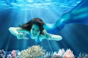 SAT.1: Schräger Sport, super Stimme: "The Voice Kids" Carlotta (14) schwimmt als Meerjungfrau