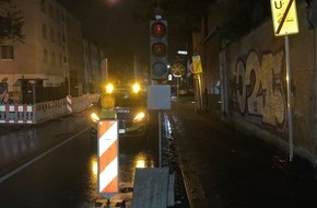 Polizei Mönchengladbach: POL-MG: Über Ampeln, Batterien und eine Flex: Polizei stellt Diebe