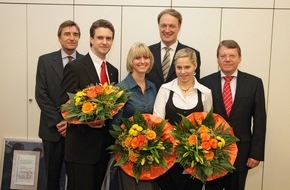 CEWE Stiftung & Co. KGaA: CeWe Color ehrt Azubis mit Heinz-Neumüller-Preis (Mit Bild) / Jahrgangsbeste der Landesberufsschule Photo+Medienforum Kiel ausgezeichnet